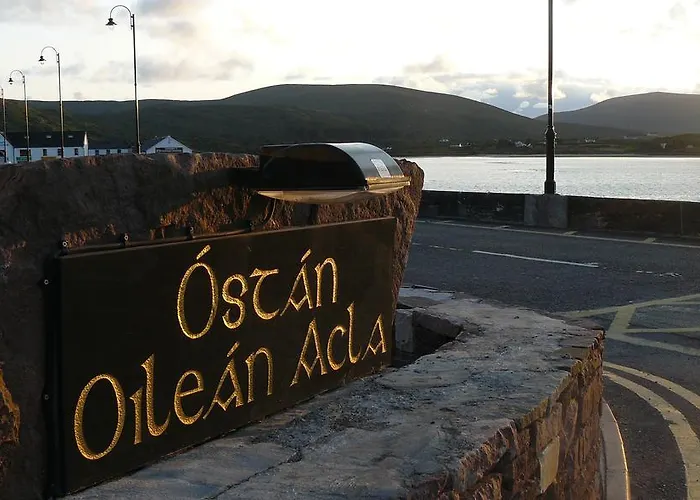 Óstán Oileán Acla